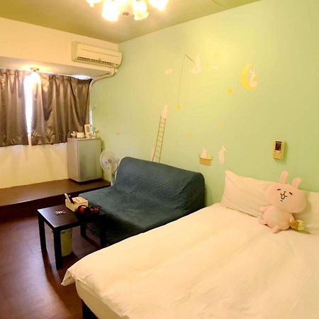 Happines Trip Inn Taichung Exteriör bild