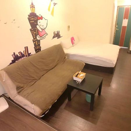 Happines Trip Inn Taichung Exteriör bild