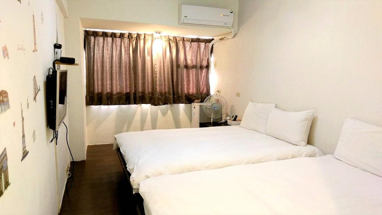 Happines Trip Inn Taichung Exteriör bild