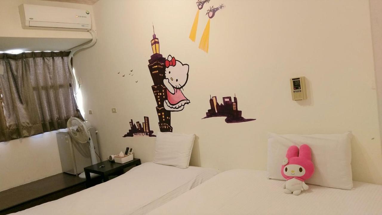 Happines Trip Inn Taichung Exteriör bild