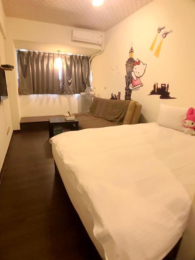 Happines Trip Inn Taichung Exteriör bild