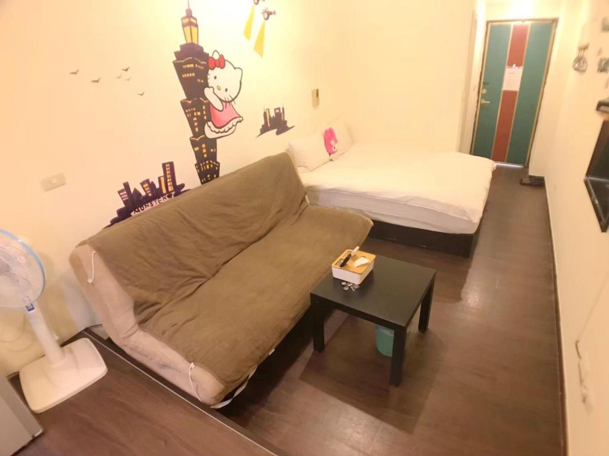 Happines Trip Inn Taichung Exteriör bild